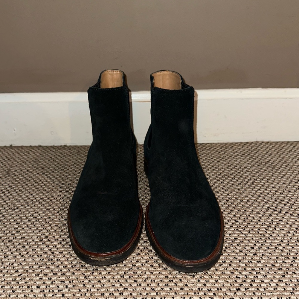 Clarks Chelsea Boots | Used | Size: 9.5